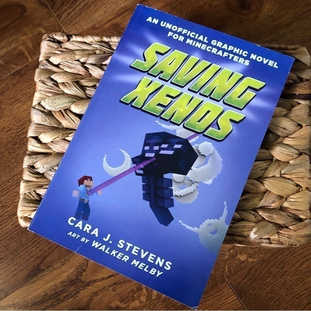 An Unofficial Graphic Novel for Minecrafters: Saving Xenos, paperback book